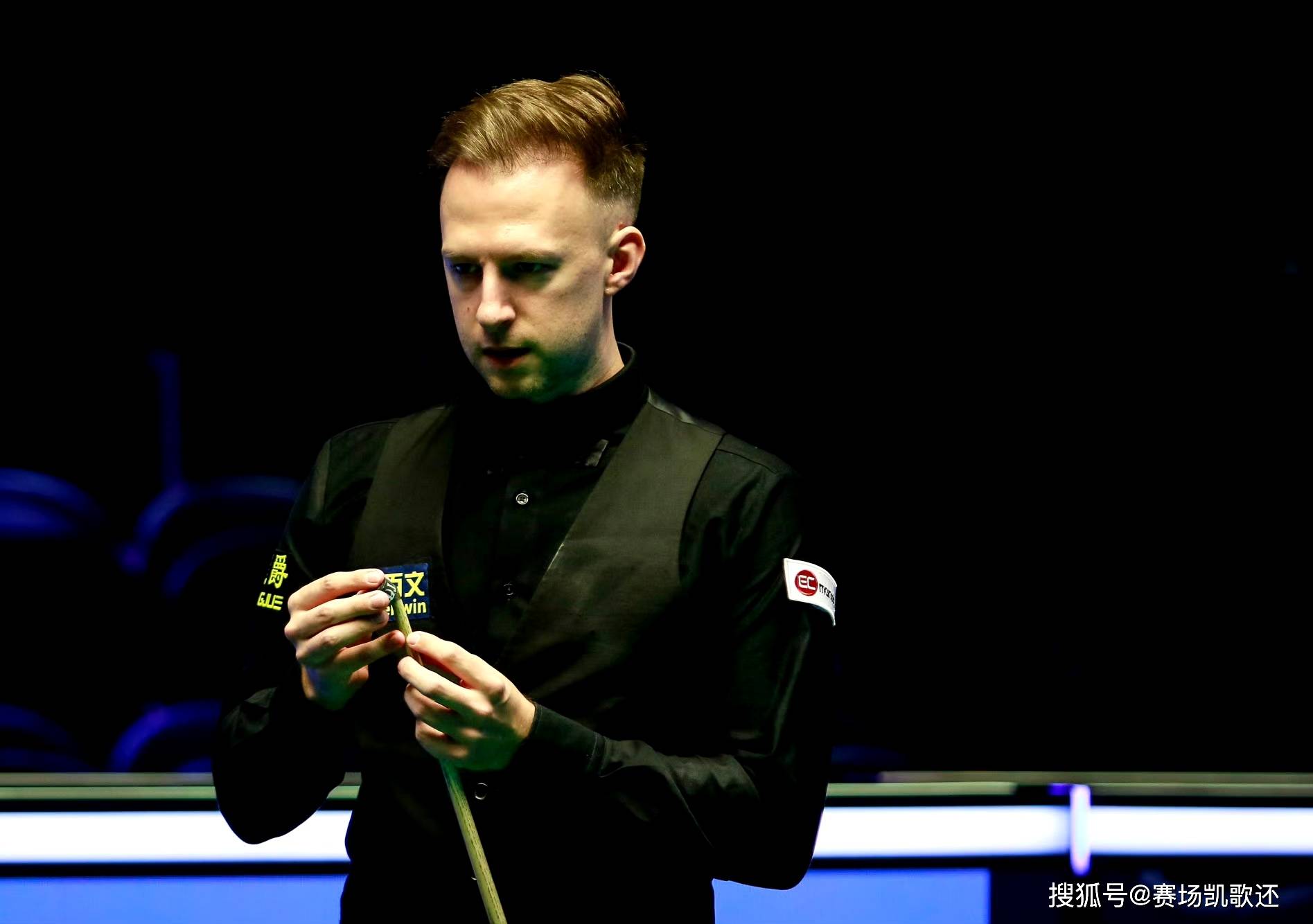 场上展现出 场上展现出